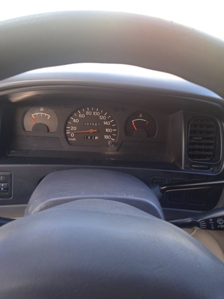 Carrinha Mitsubishi L400