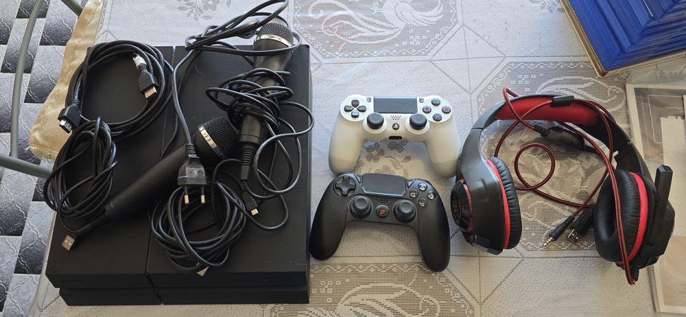 PlayStation 4 (Conjunto Completo)