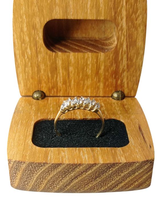 Złoty Pierścionek z cyrkonią 1,78G 12R