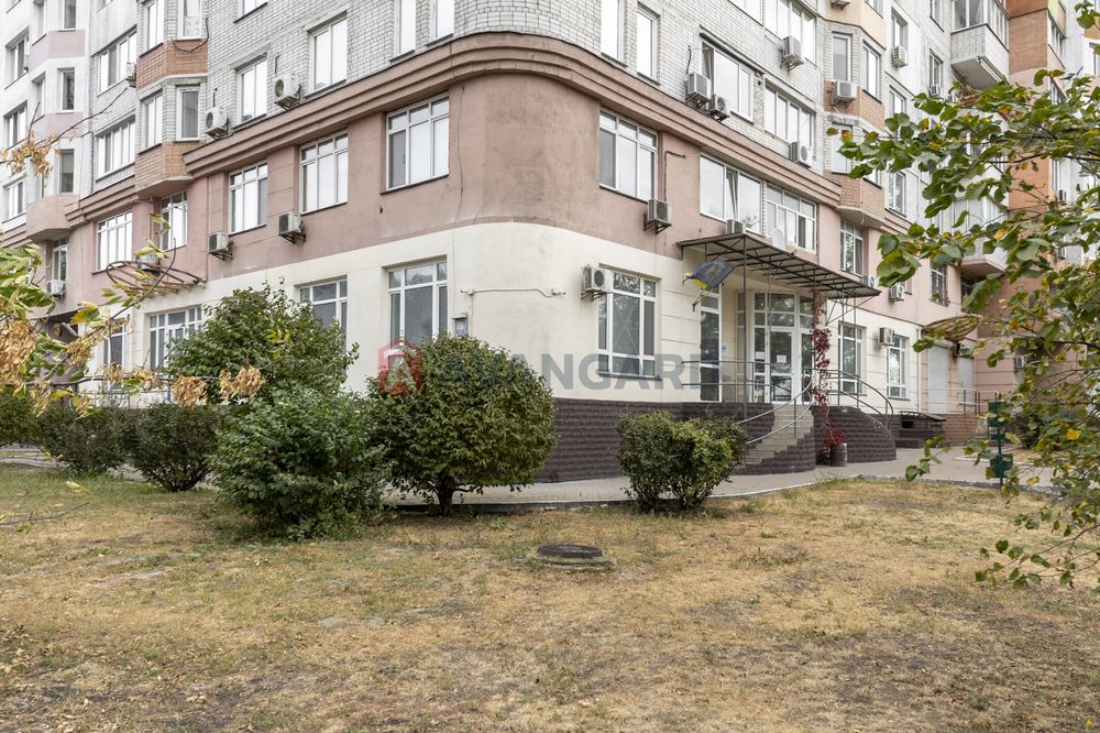 Продаж приміщення 217м2., вул. Амосова 4.