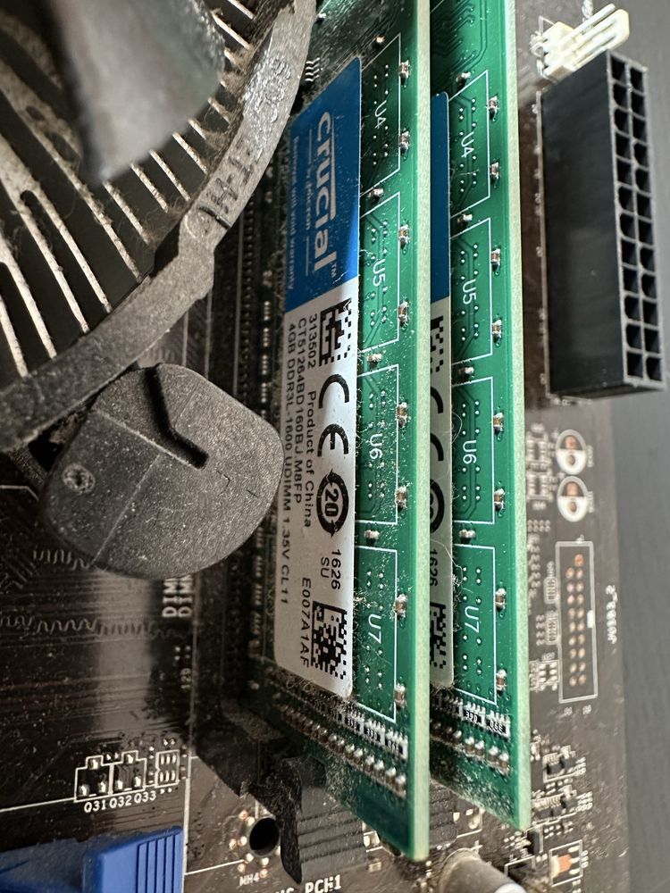 Motherboard Asus H81M-P32L com Provessador Intel e Memoría DDDR 4Gb