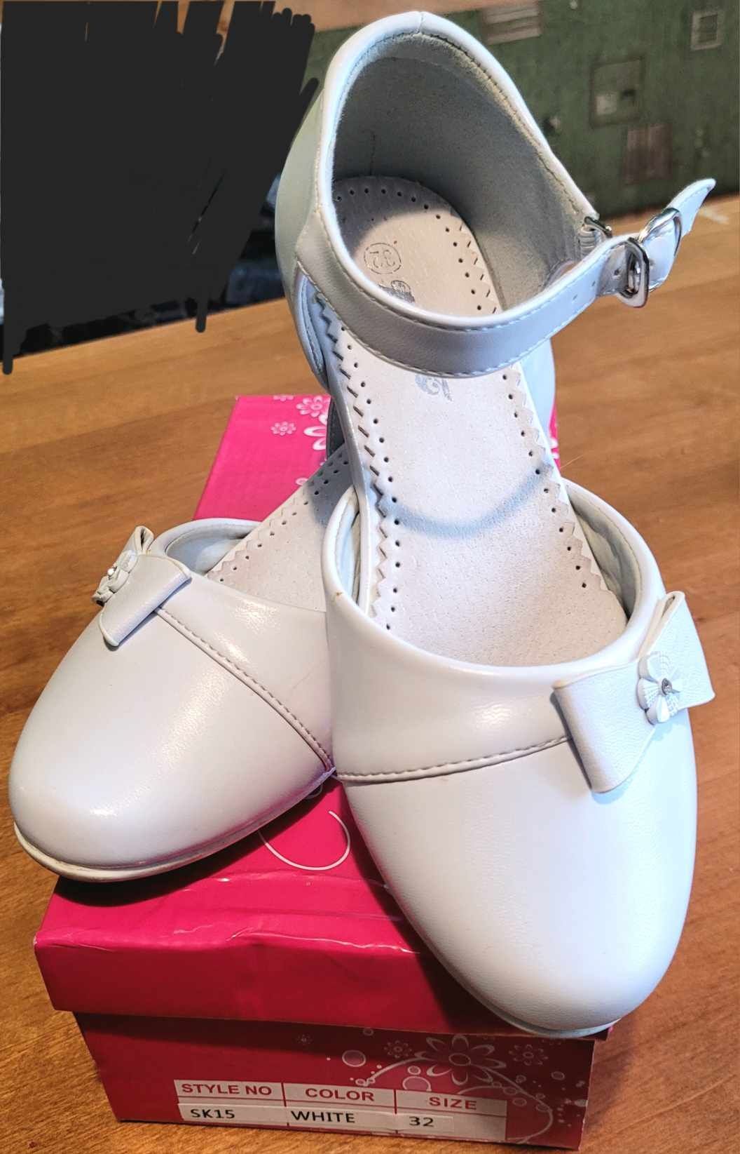 Buty komunijne 32