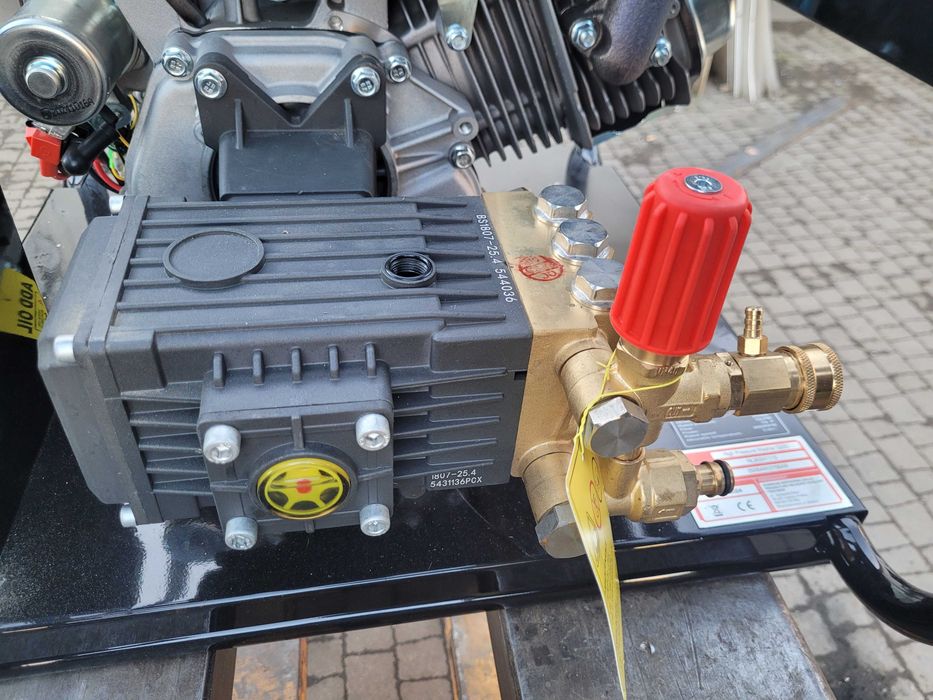 Myjka Ciśnieniowa spalinowa  275 bar / 18l/min 1080L/h