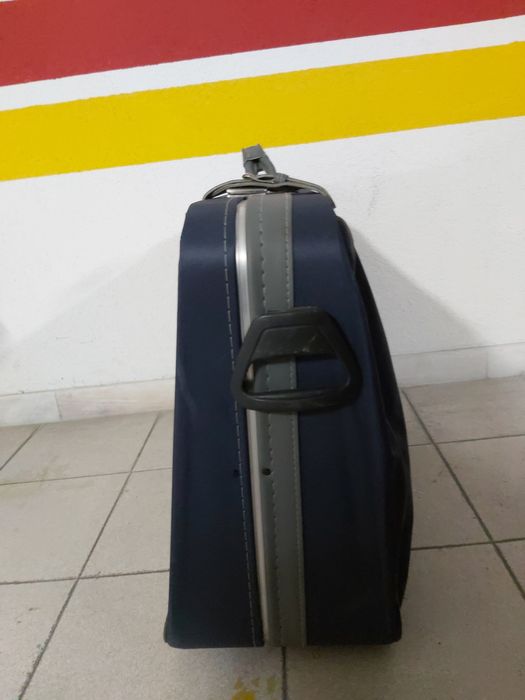 Mala de viagem como nova