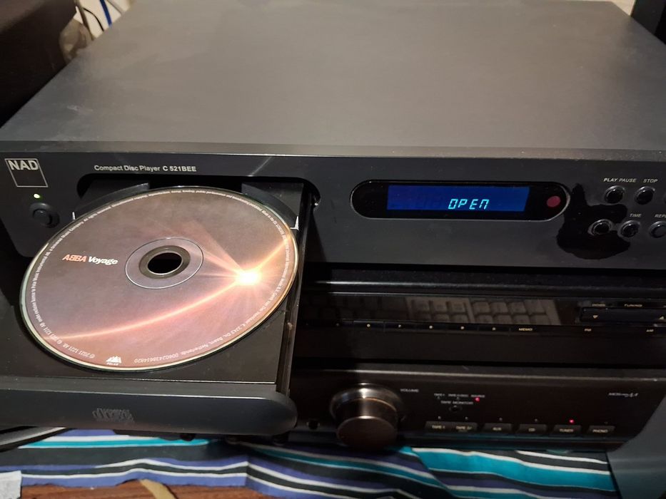 CD проигрыватель NAD -521