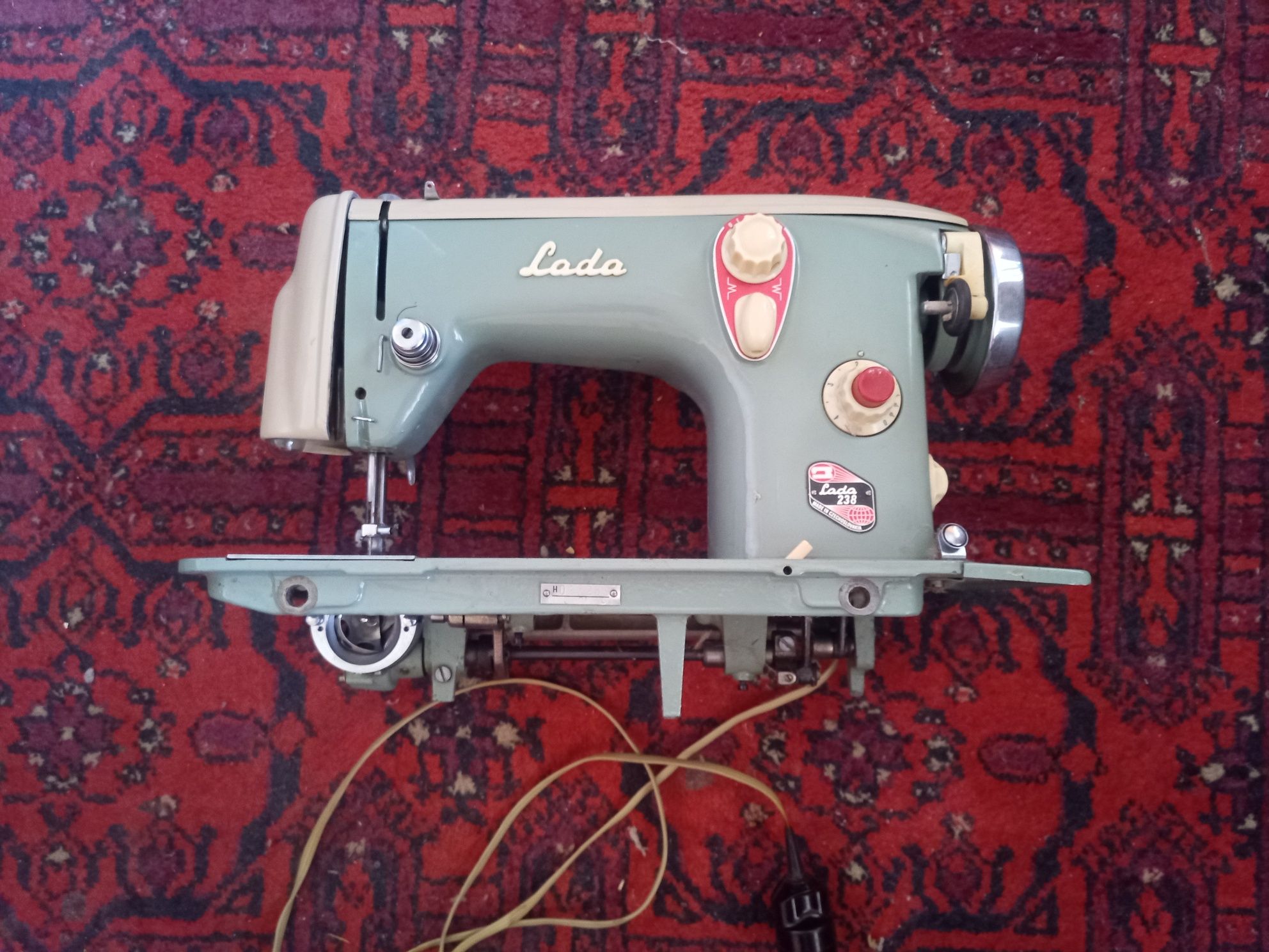 Машина швейна швейная Лада Lada 238