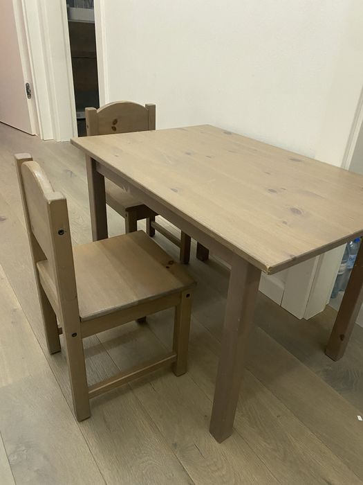Stolik i dwa krzeselka Ikea