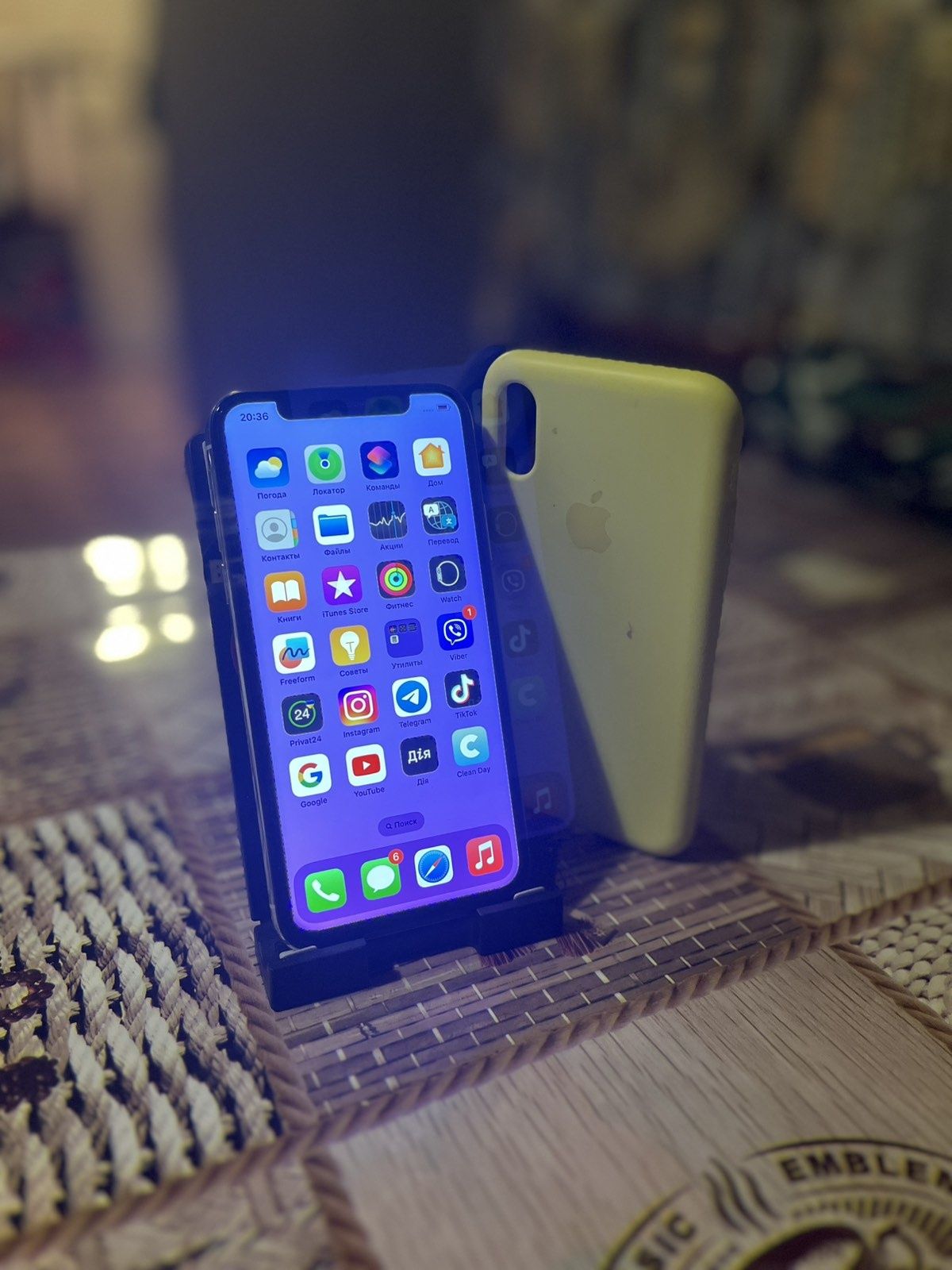 Продам iPhone X б/у