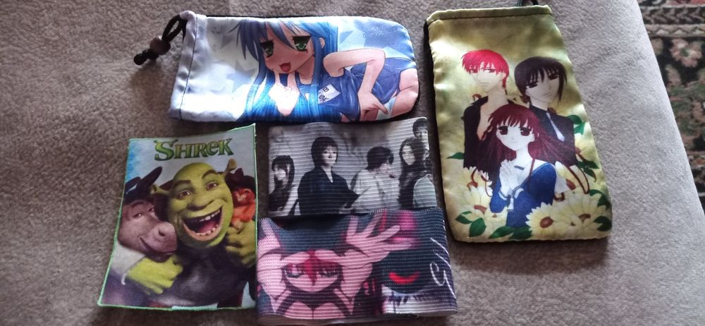 Мишка в коробке, аниме браслеты и мешочки