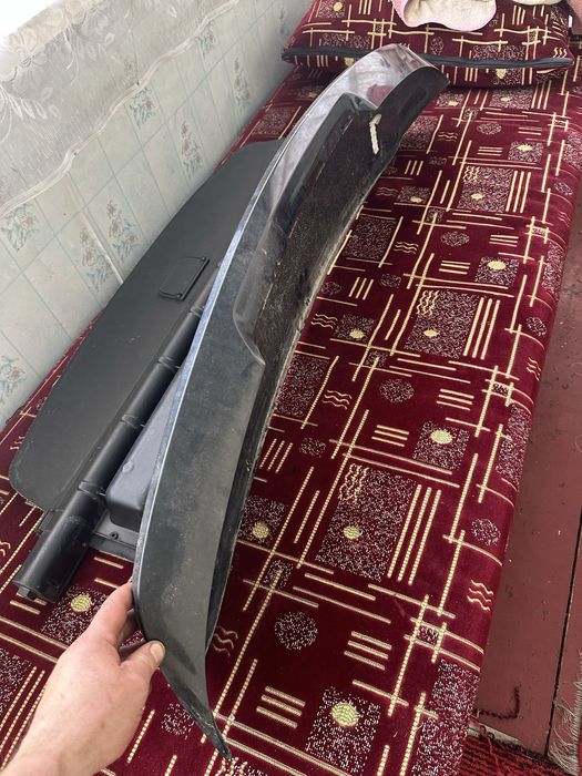 Продам накладку на Спойлер крышки багажника Mercedes GL/GLS