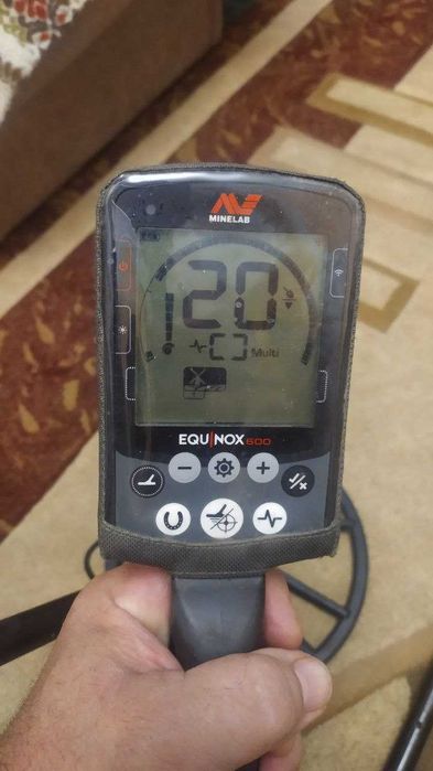металошукач Minelab 600