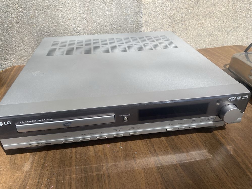LG, com CD, Dvd, cd-R, radio surround e mp3