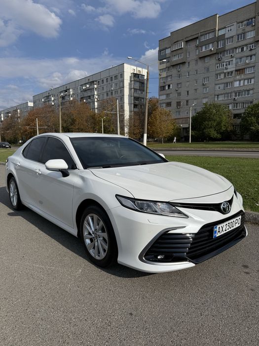Toyota Camry 2021 elegance офіційна ціла на гарантії