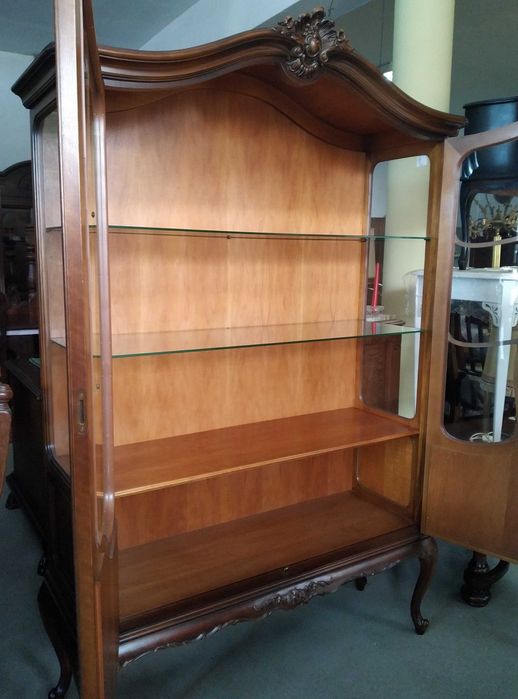 Piękna witryna - serwantka Ludwik Warrings po renowacji