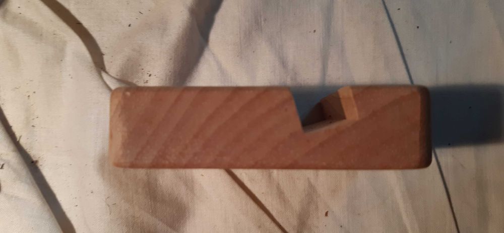 podstawka na telefon na biurko drewniana librus