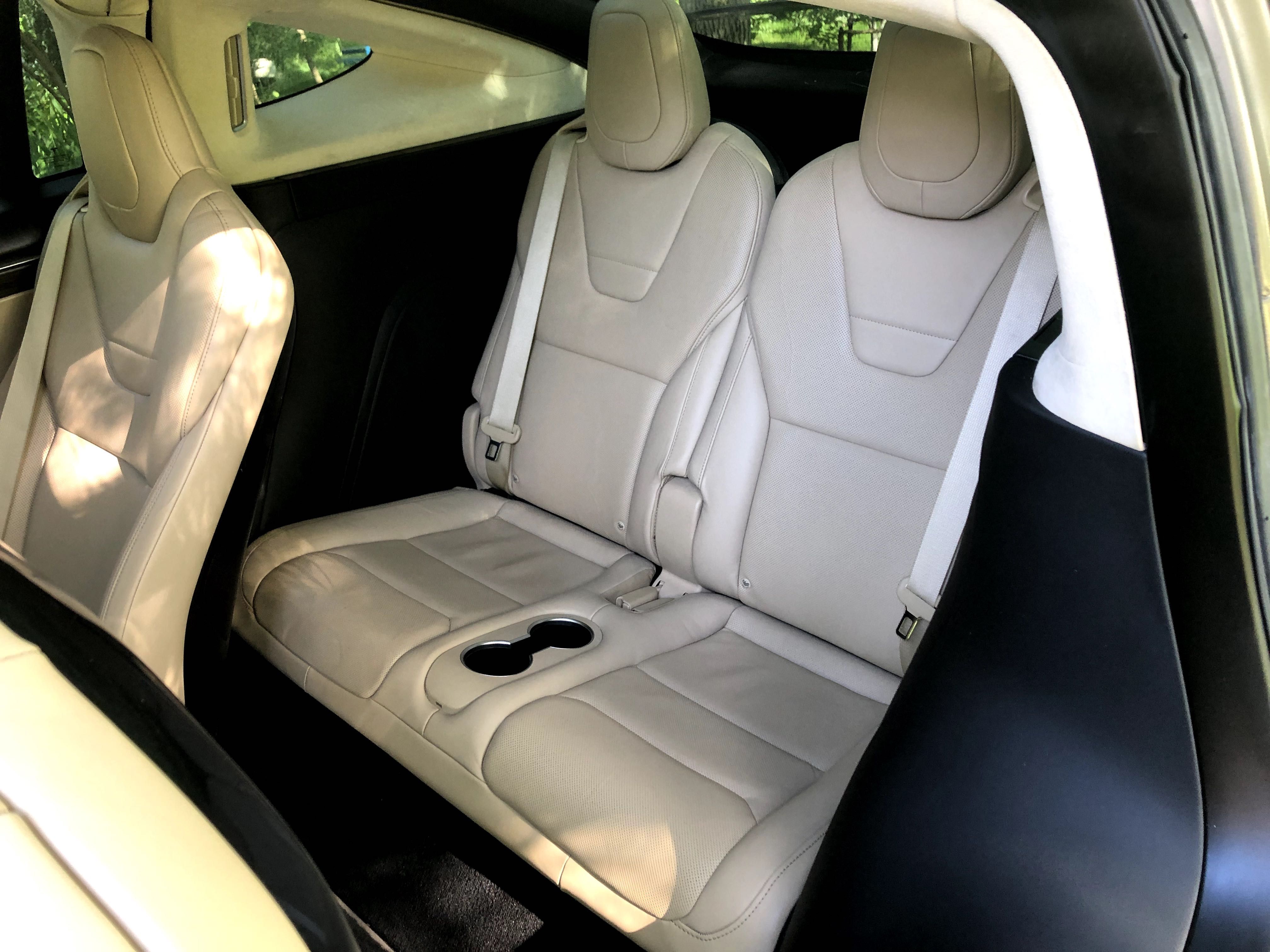Tesla Model X 90D