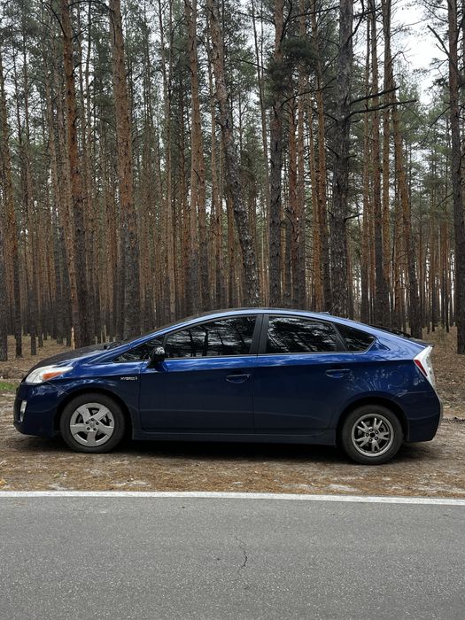 Toyota prius 1.8 гібрид