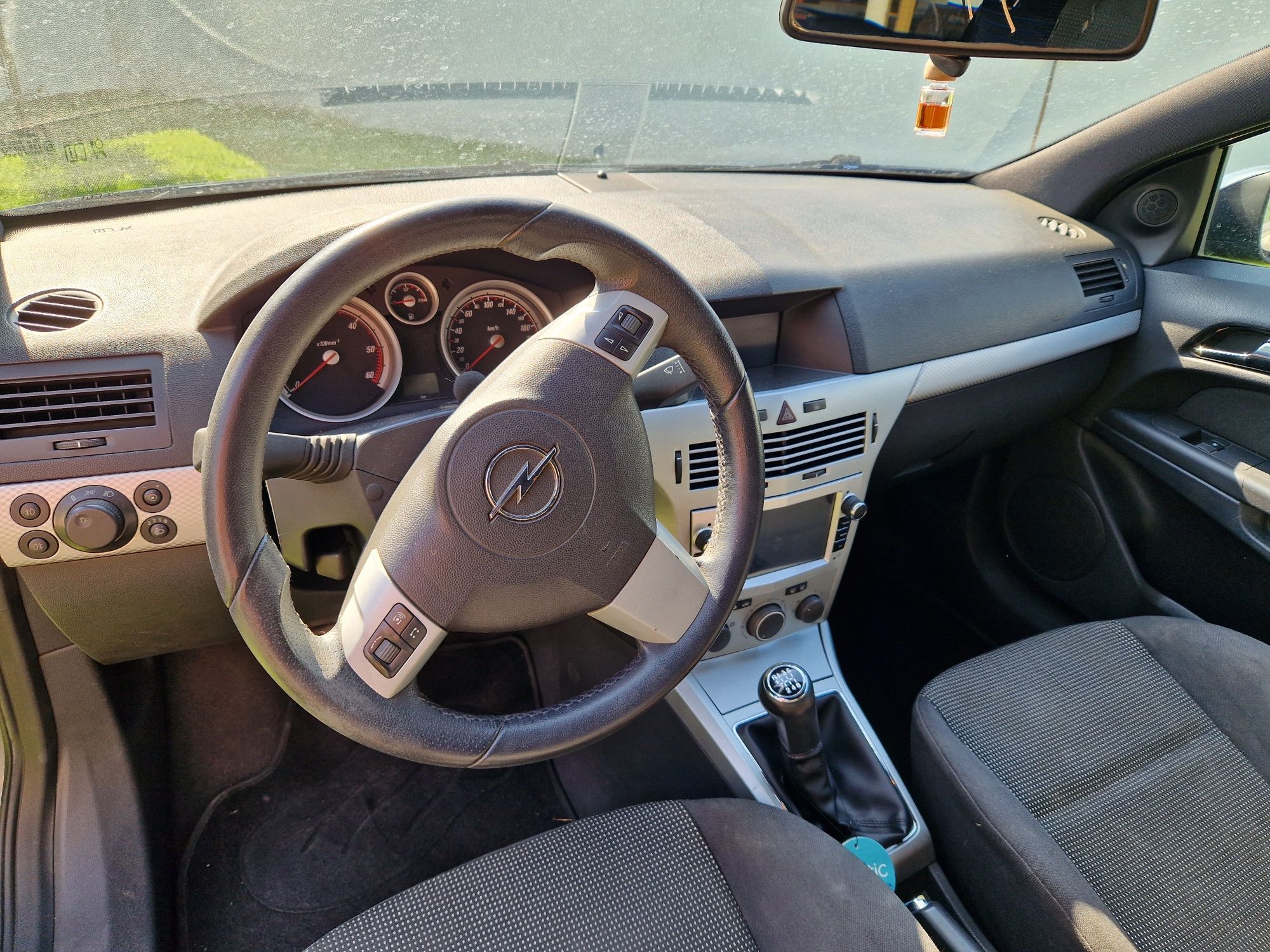 Opel Astra GTC 1.3 cdti