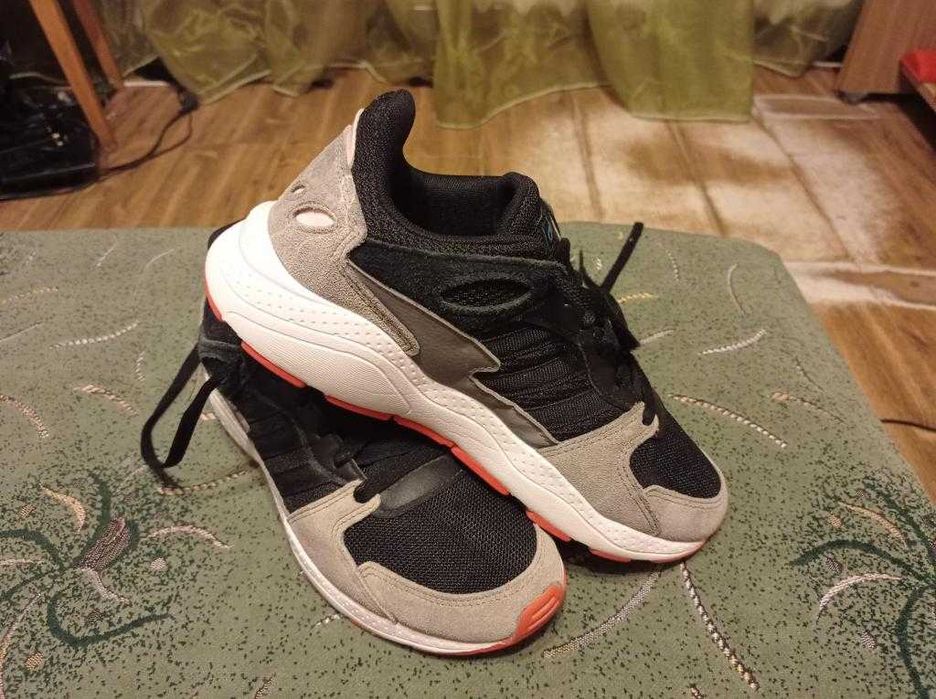 Кроссовки кожаные Adidas оригинал размер-39 по факту стелька-25 см