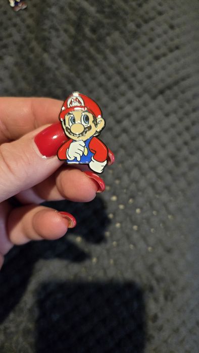 Przypinka Mario1.
