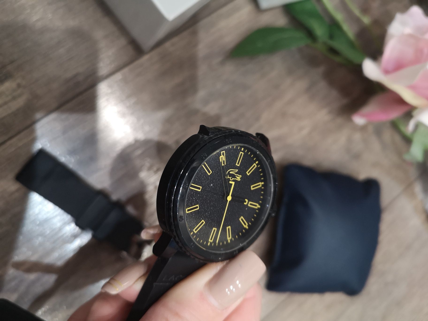 Zegarek Lacoste w pudełku
