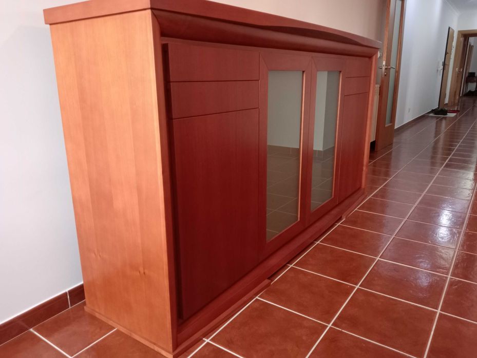 Aparador em cerejeira como novo