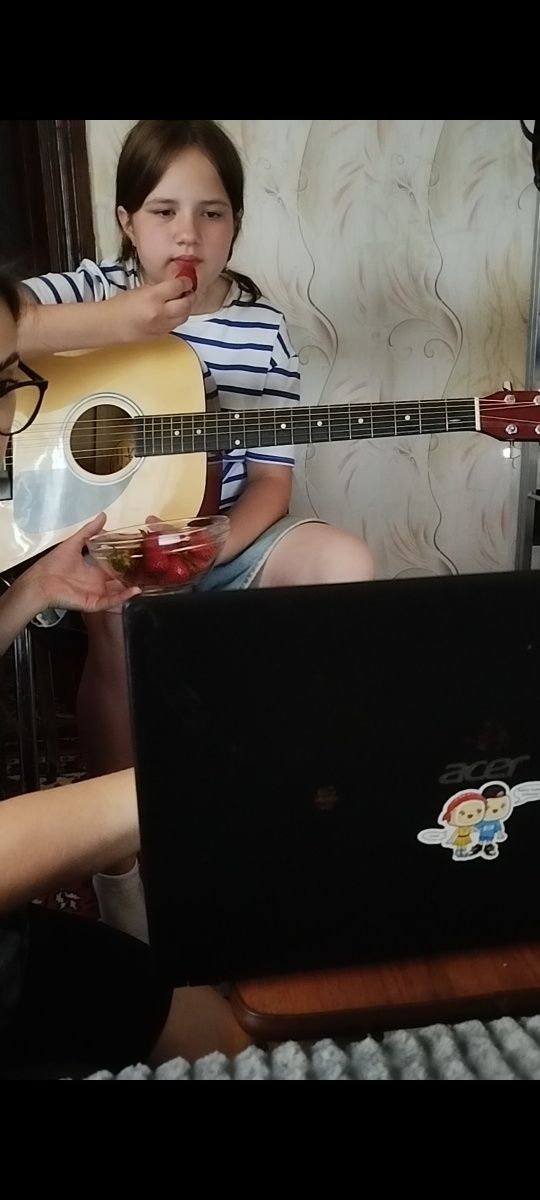 Уроки гри на гітарі онлайн та очно (класична, акустична)