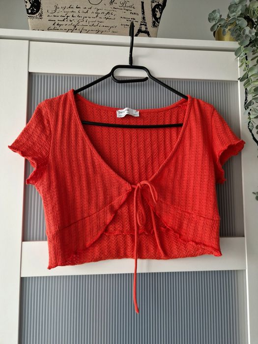 Wiązane krótkie bolerko, narzutka z krótkim rękawem, crop top z falban