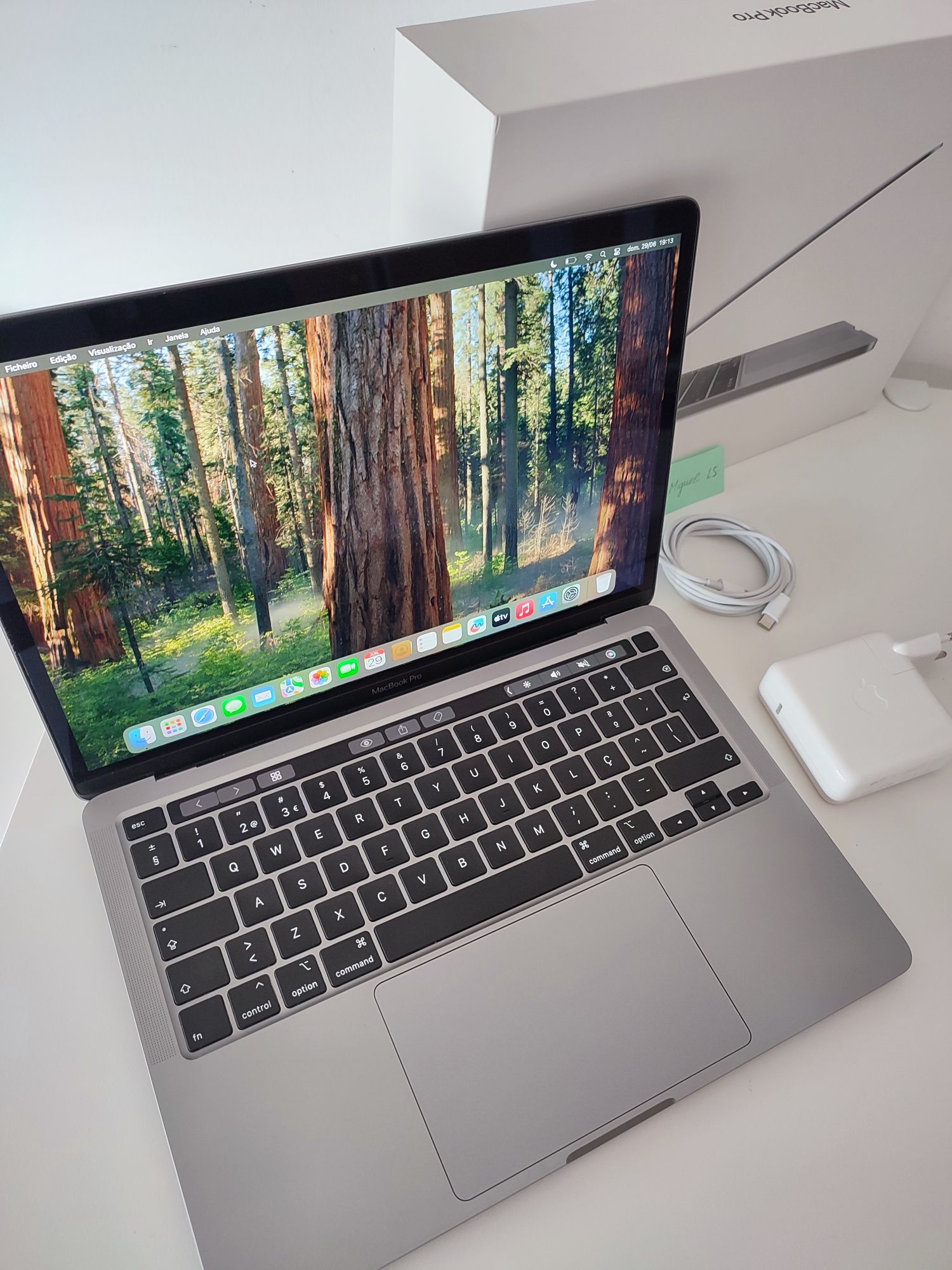 Macbook Pro 2020 16gb RAM 13" TouchBar