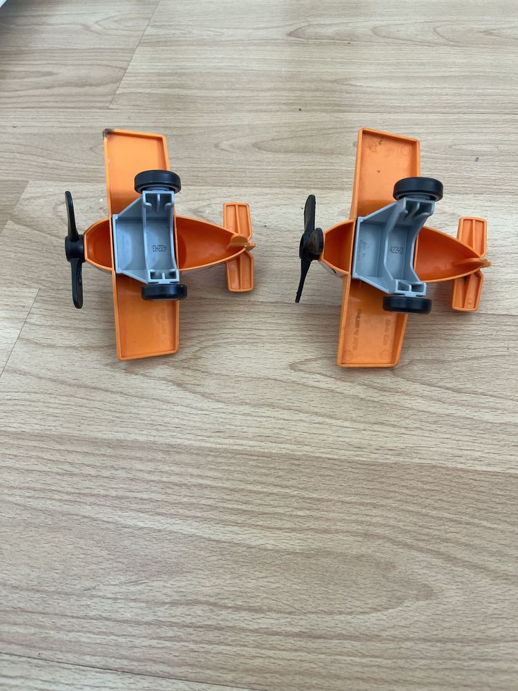 Dwa samoloty Lego