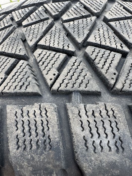 Bridgestone Blizzak 235 55 18  Б/У