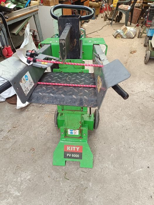 Łuparka pionowa do drewna 6 ton