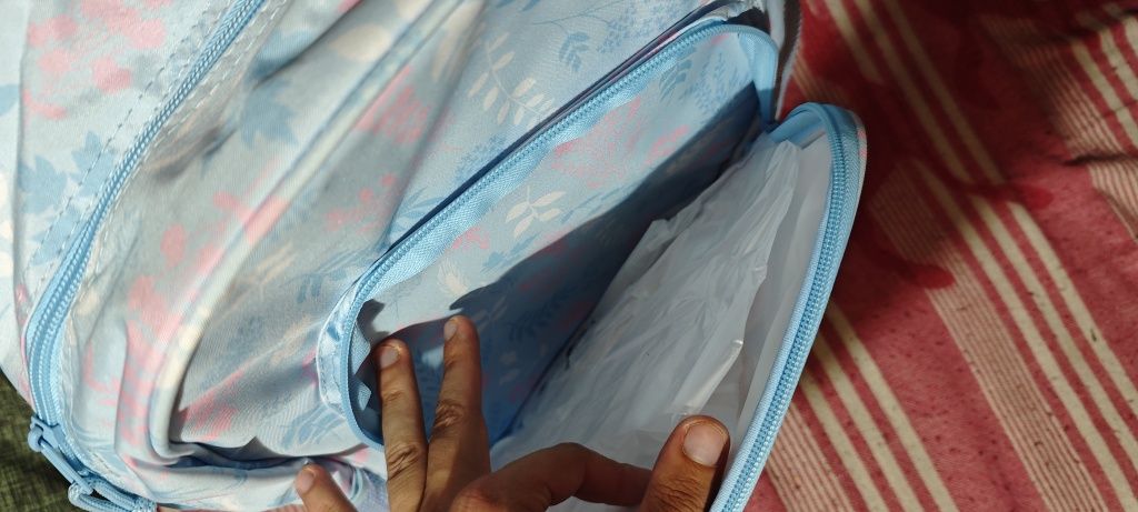 Mochila Frozen nova com etiquetas