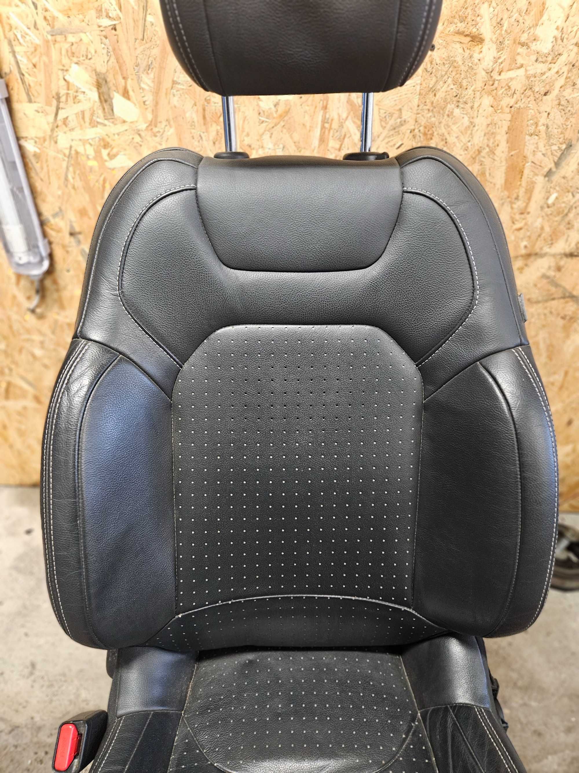 Fotel Kierowcy DS4 Skóra