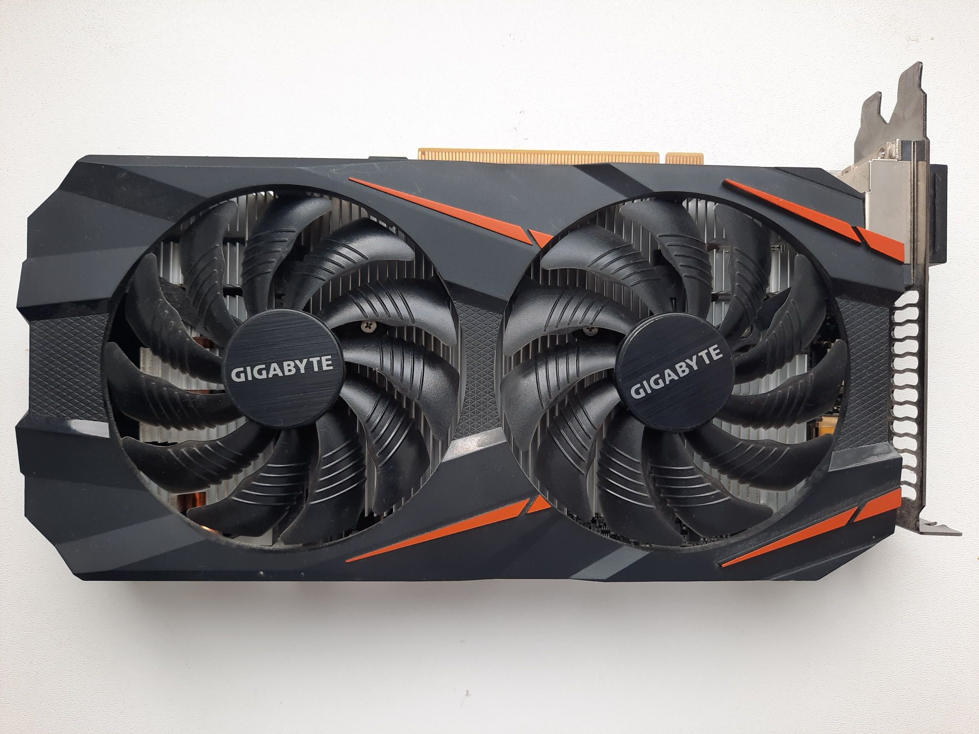 Видеокарта Gigabyte GTX 1060 3Gb Windforce OC