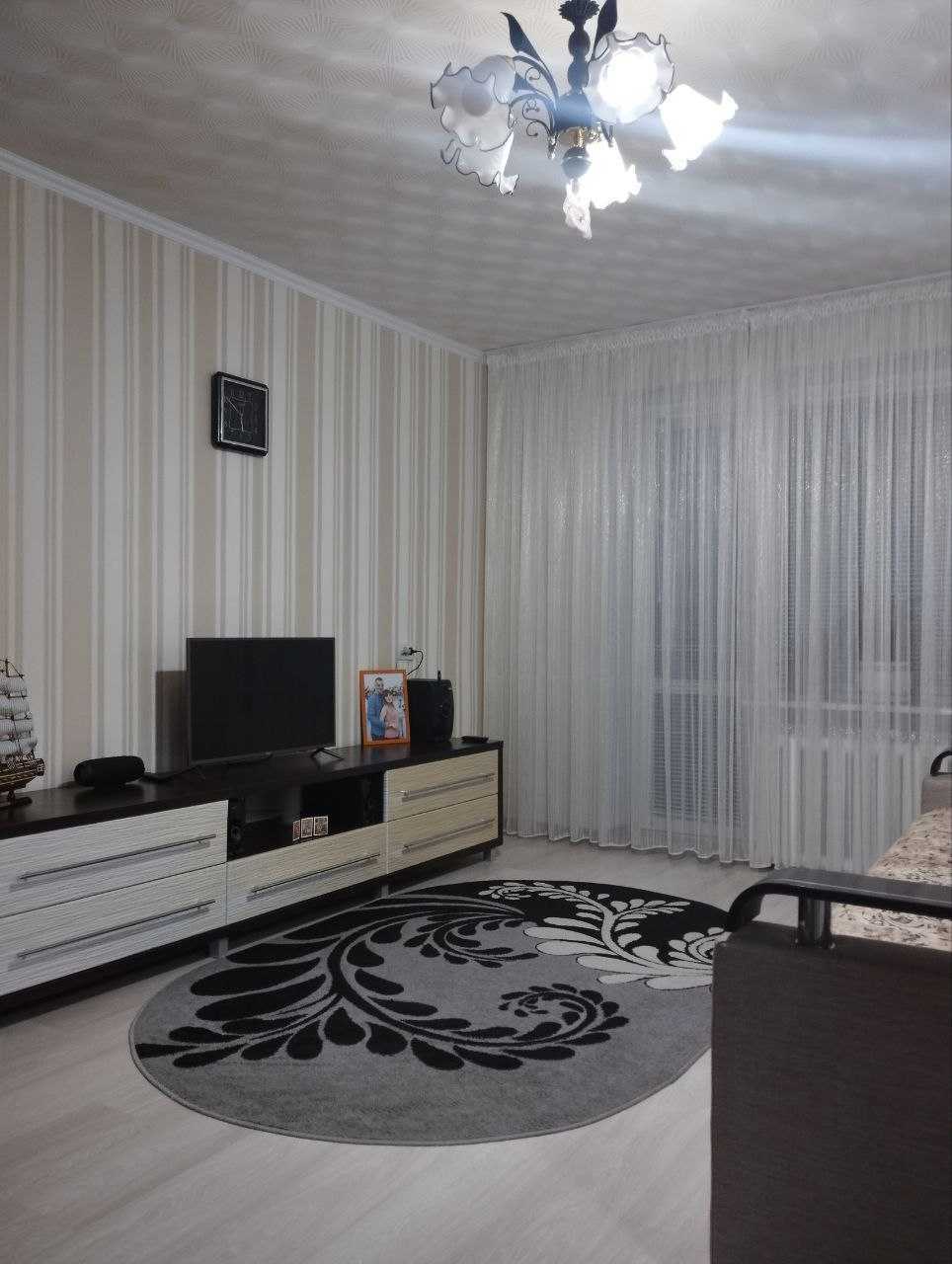 Продається 3 кімнатна квартира в районі Пастерівська (Молі)