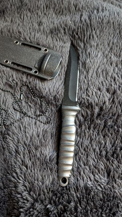 Черный длинный нож в кабуре на цепочке ножик кухонный для рыбы