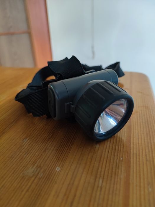 Latarka czołówka decathlon