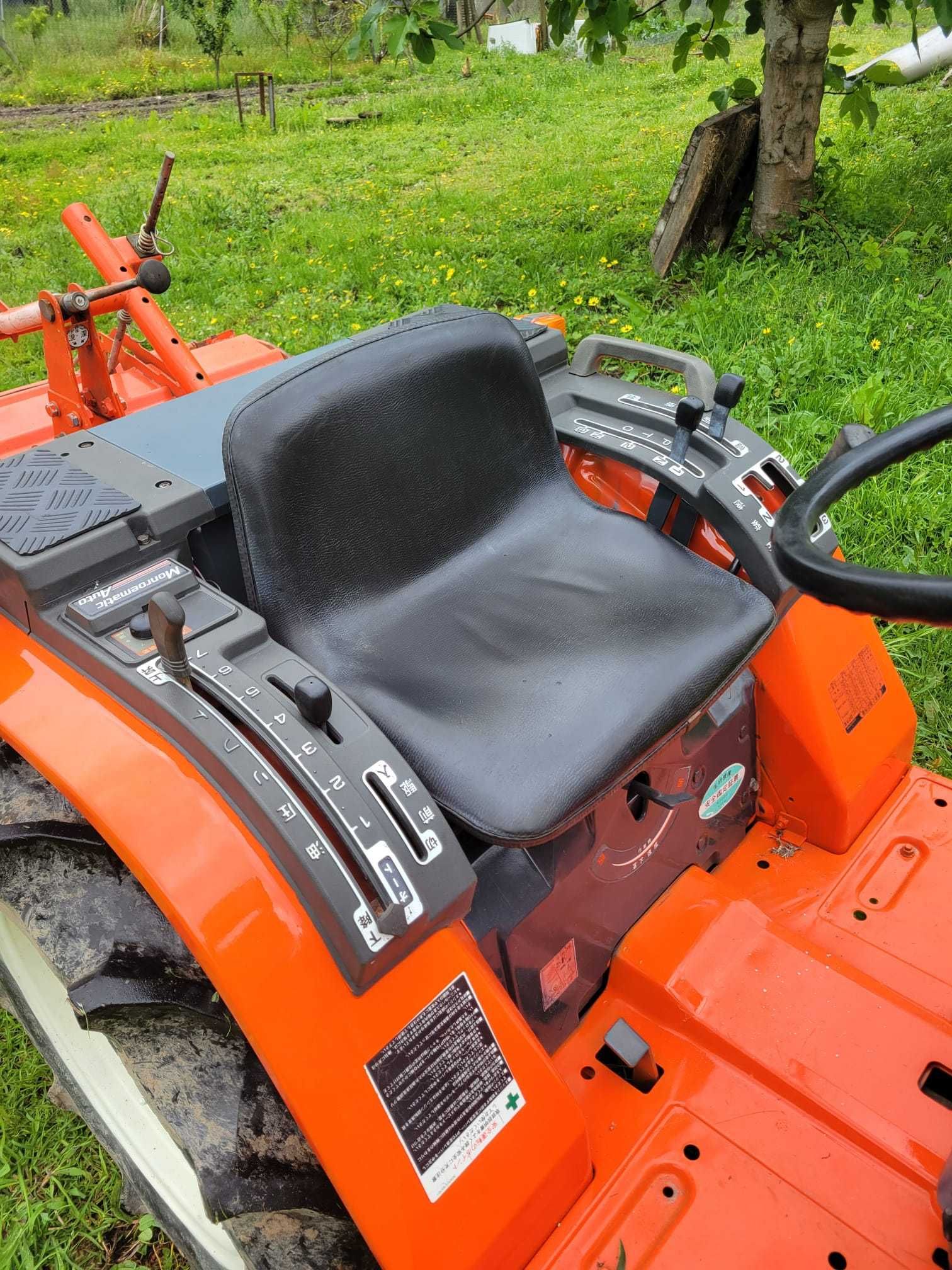 Trator Kubota Aste c/ Frese