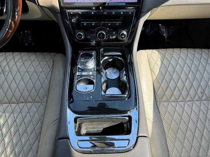 2016  Jaguar  XJL