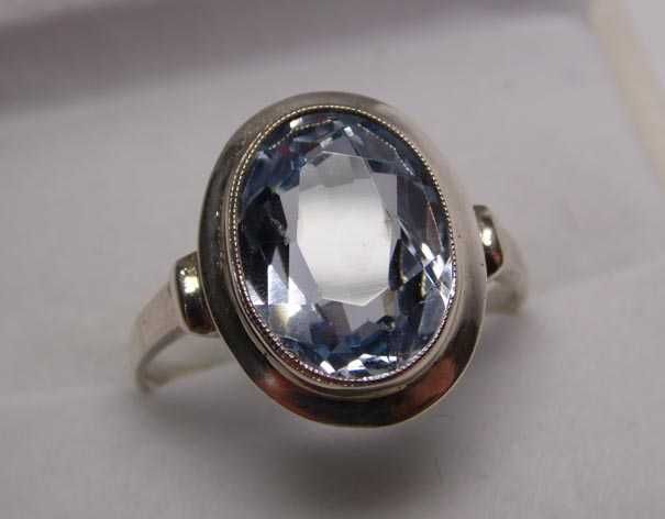 Przedwojenny srebrny pierścionek owalny niebieski spinel R.16