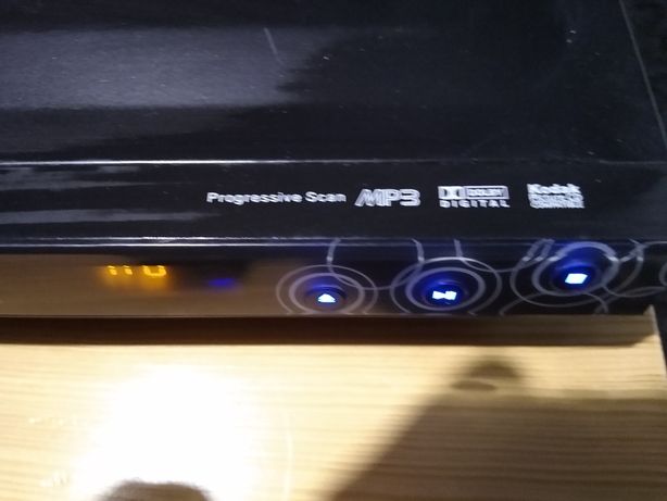 Magnetowid DVD i USB