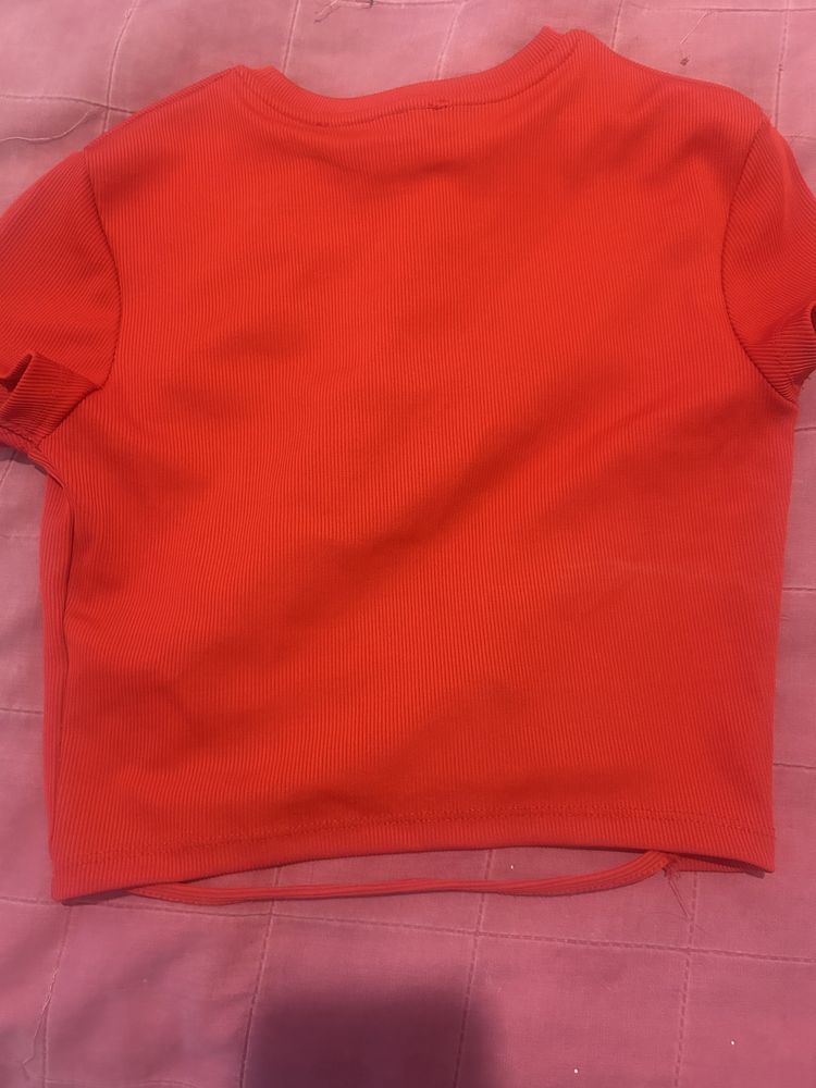 Vendo top vermelho 5€ em bom estado