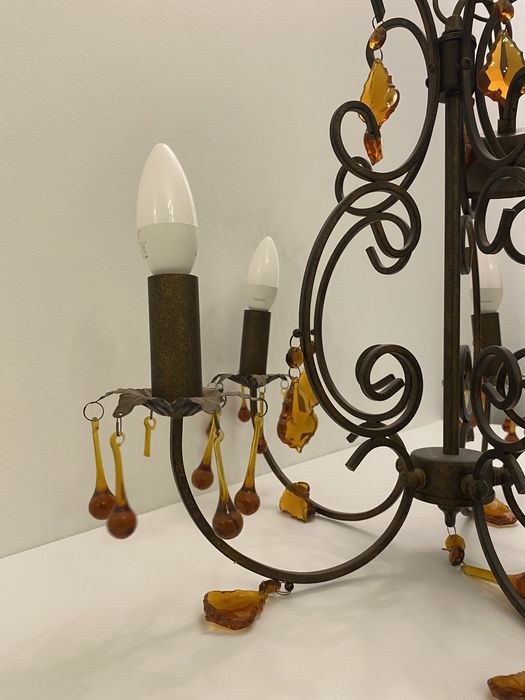 Żyrandol z bursztynkami