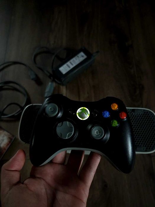 KONSOLA XBOX 360 RARYTAS OKAZJA zamiana zamienie BIALA pad oryginal