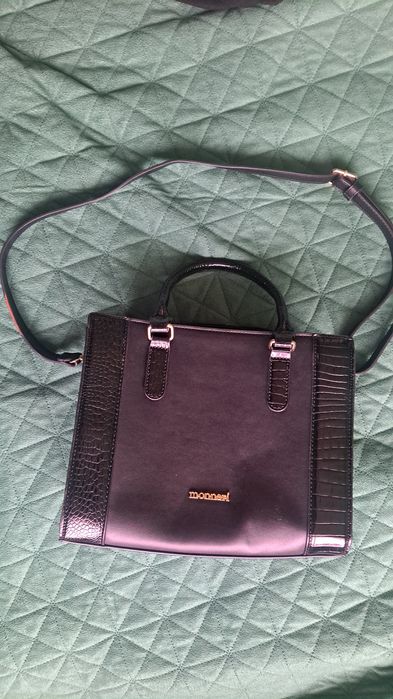 Czarna torebka Monnari do ręki lub na ramie