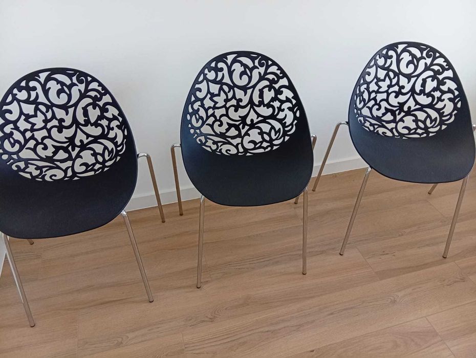 Krzesełka 3 szt używane