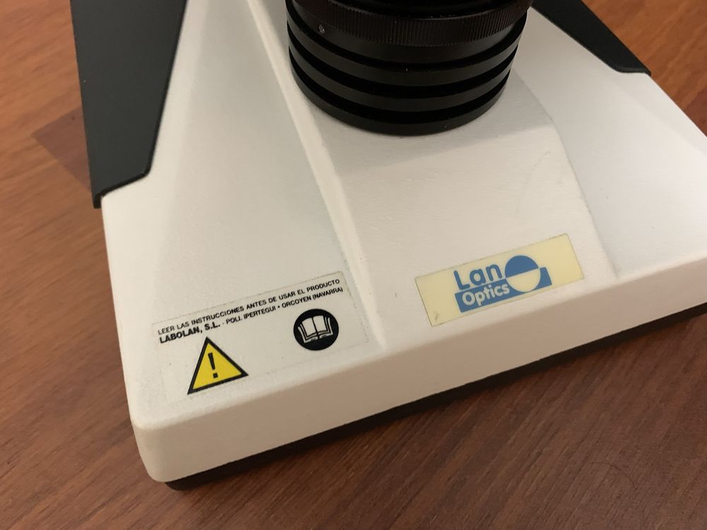 Microscopio trinocular LanOptics
