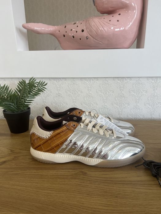 Оригінальні кросівки adidas originals x wales bonner mn samba mettalic