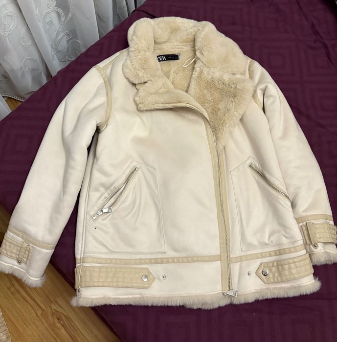 Пальто Zara молочного кольору